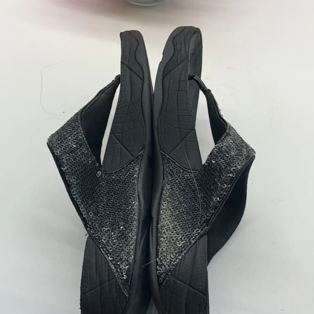 FitFlop Black Sequins Flip Flops Sz 7.  FFL0623